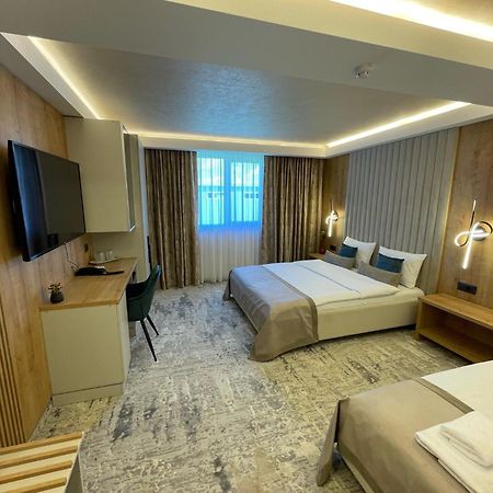 Hotel Rk Ghimbav Bagian luar foto
