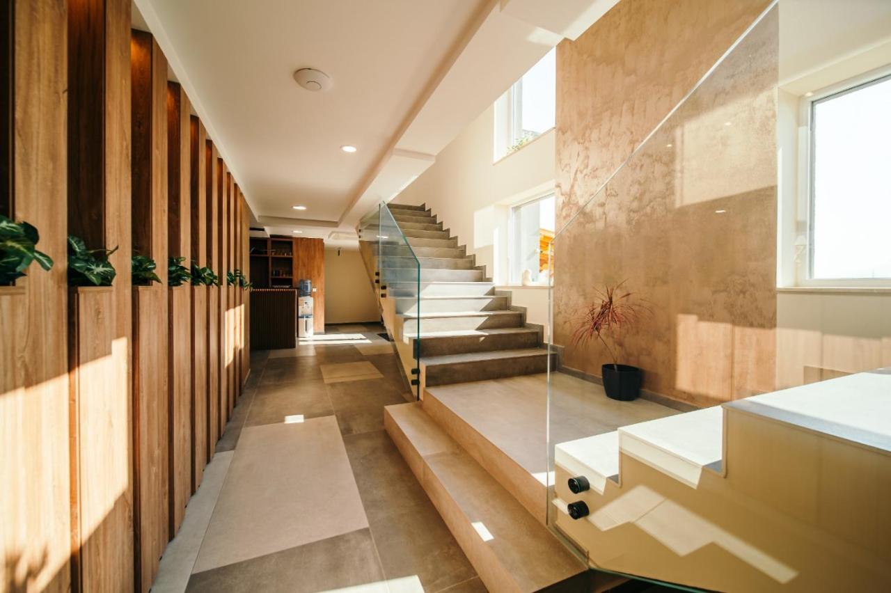Hotel Rk Ghimbav Bagian luar foto