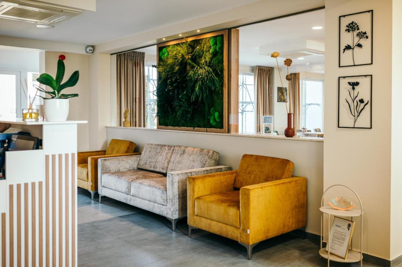 Hotel Rk Ghimbav Bagian luar foto