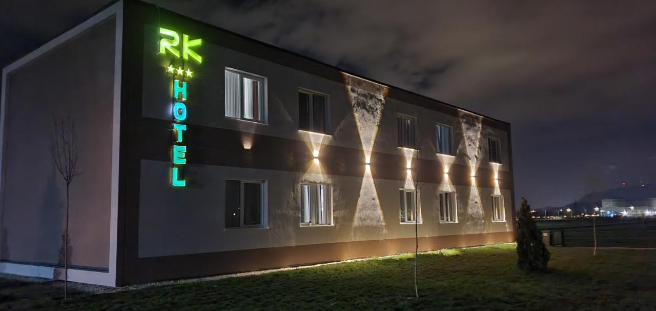 Hotel Rk Ghimbav Bagian luar foto