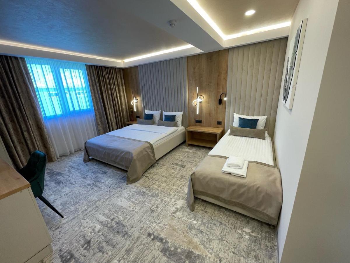 Hotel Rk Ghimbav Bagian luar foto