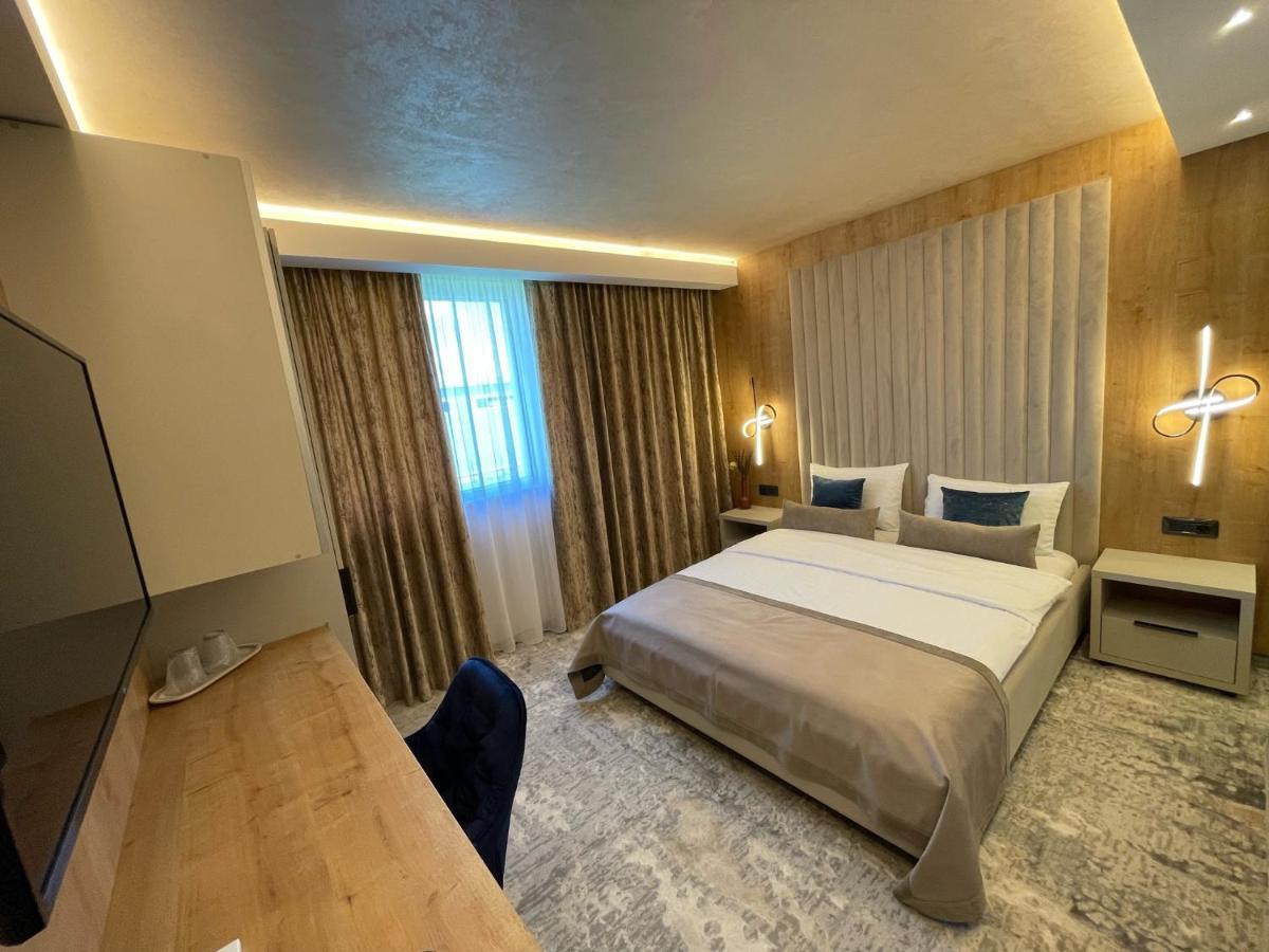 Hotel Rk Ghimbav Bagian luar foto