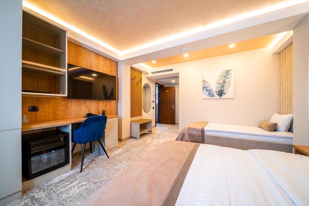 Hotel Rk Ghimbav Bagian luar foto