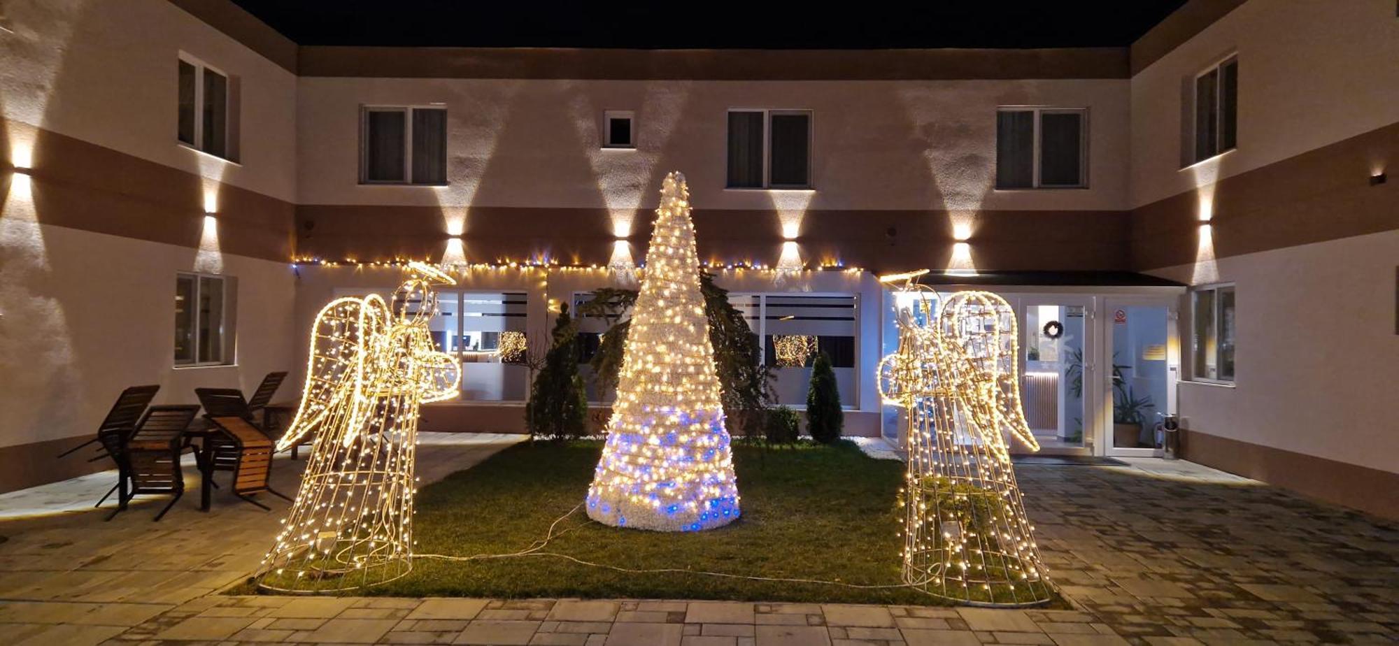 Hotel Rk Ghimbav Bagian luar foto
