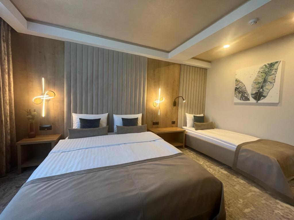 Hotel Rk Ghimbav Bagian luar foto