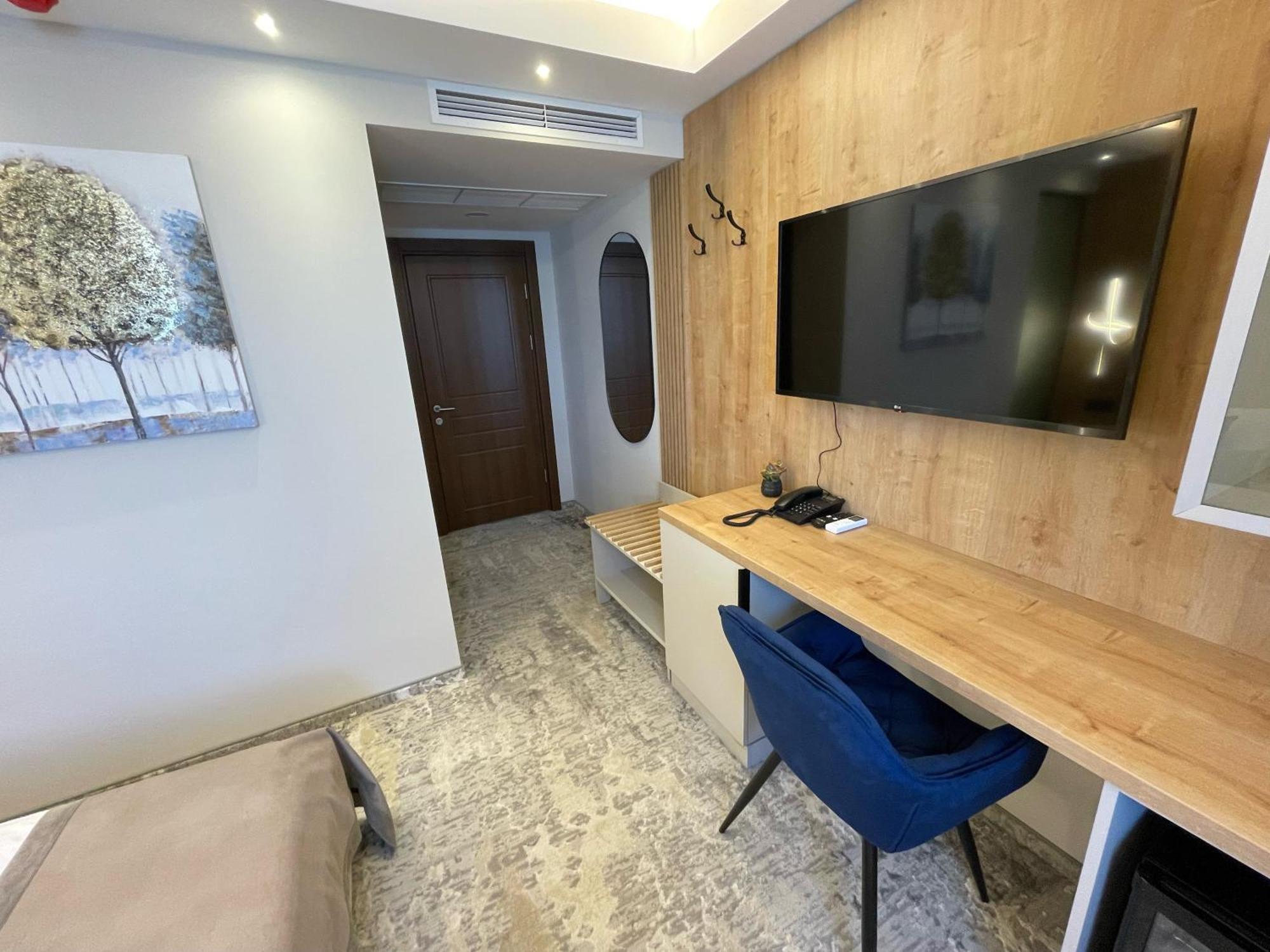 Hotel Rk Ghimbav Bagian luar foto
